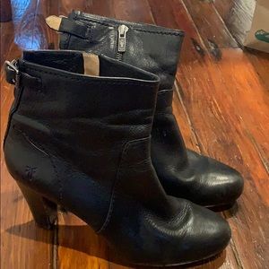 Frye boots black